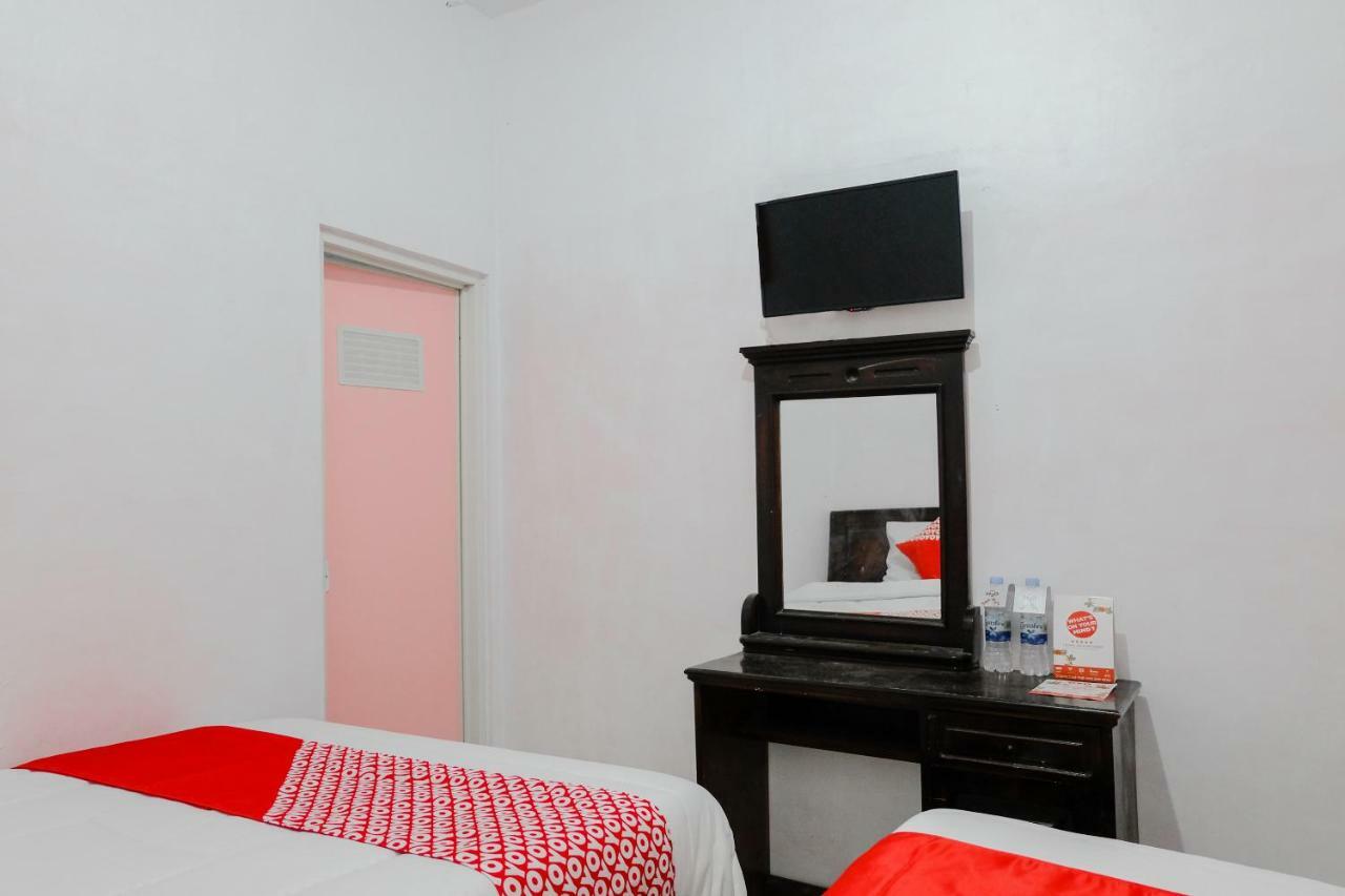 OYO 1351 Tanggulasi Resto&Residence Syariah Magetan Bagian luar foto