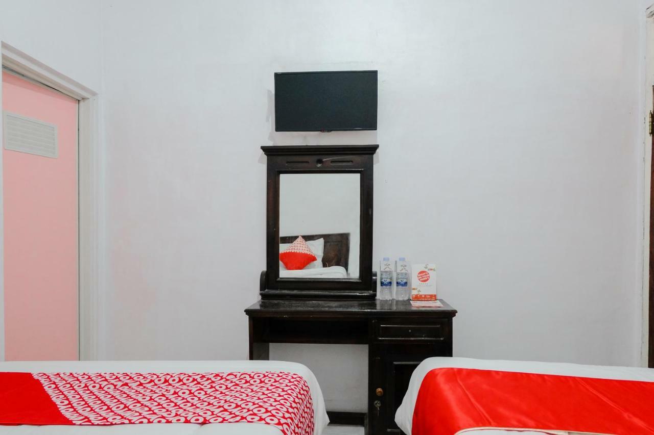OYO 1351 Tanggulasi Resto&Residence Syariah Magetan Bagian luar foto