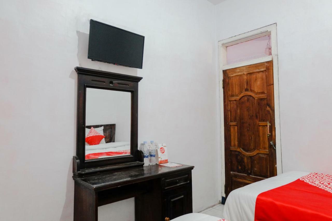 OYO 1351 Tanggulasi Resto&Residence Syariah Magetan Bagian luar foto