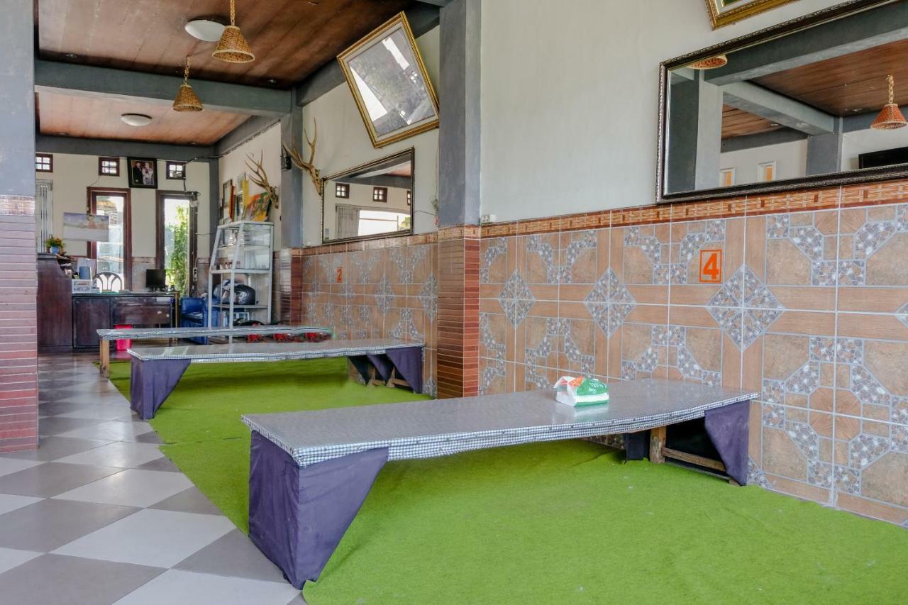 OYO 1351 Tanggulasi Resto&Residence Syariah Magetan Bagian luar foto