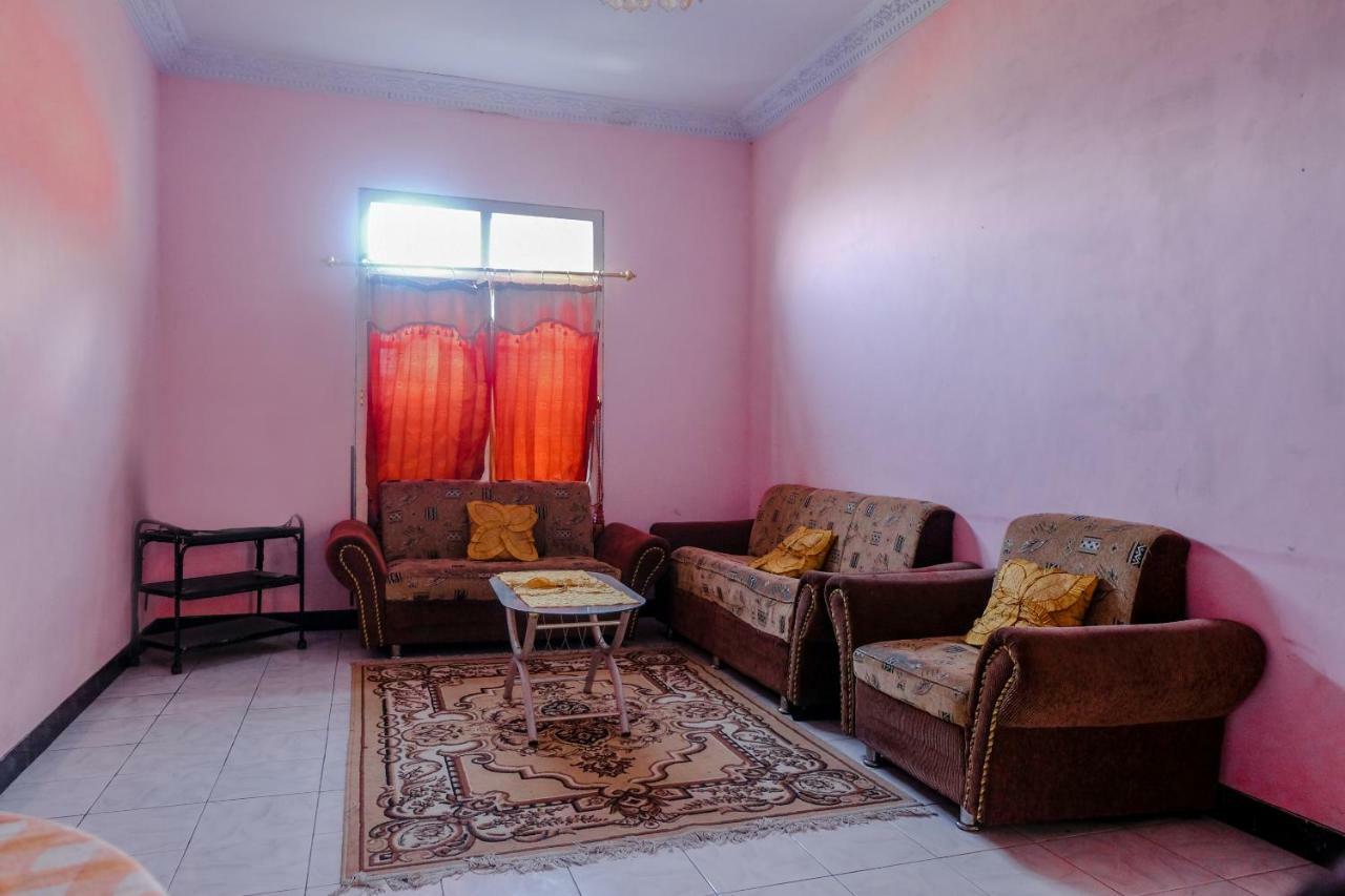 OYO 1351 Tanggulasi Resto&Residence Syariah Magetan Bagian luar foto